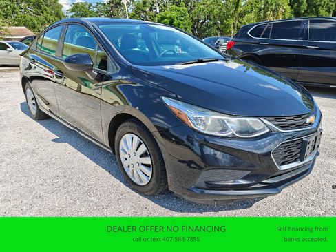 Used 2017 Chevrolet Cruze LS image 7