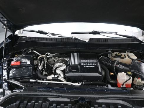 Used 2021 Chevrolet Silverado 1500 High Country w/ Technology Package image 15