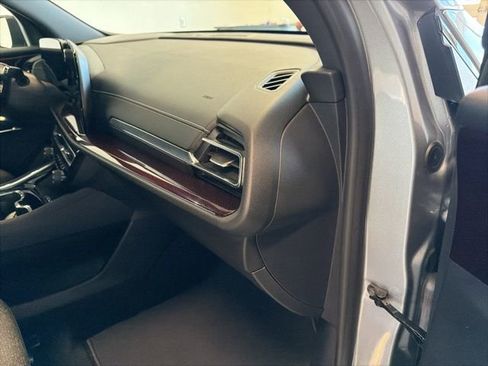 Used 2024 Chevrolet Traverse Z71 AWD/4WD image 37