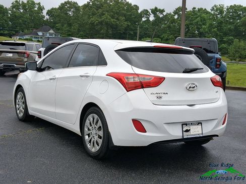 Used 2016 Hyundai Elantra GT FWD image 3