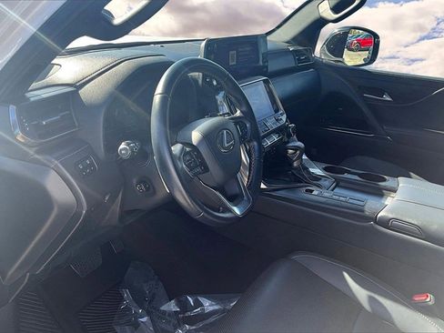 Used 2023 Lexus LX 600 4WD w/ Premium Package image 17