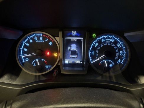 Used 2016 Toyota Tacoma SR5 image 10