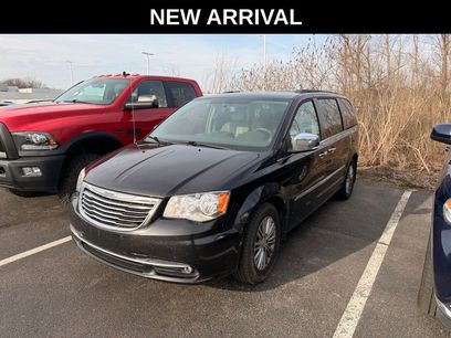 Used 2014 Chrysler Town & Country Touring-L w/ Driver Convenience Group