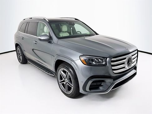 Used 2026 Mercedes-Benz GLS 450 4MATIC image 1