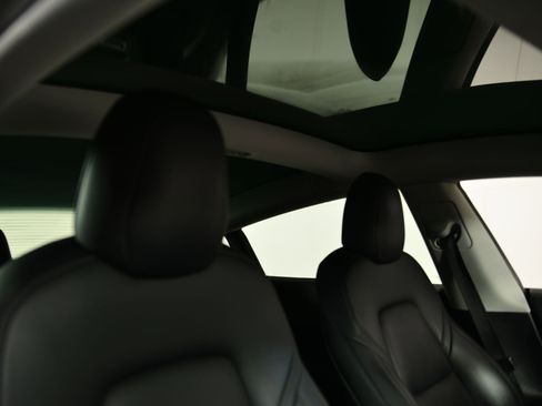 Used 2020 Tesla Model 3 Performance image 15