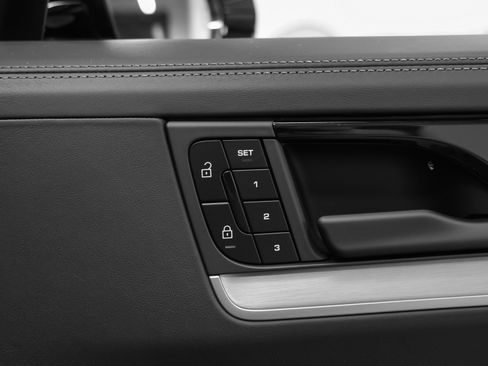 Certified 2026 Porsche Cayenne E-Hybrid AWD/4WD image 22