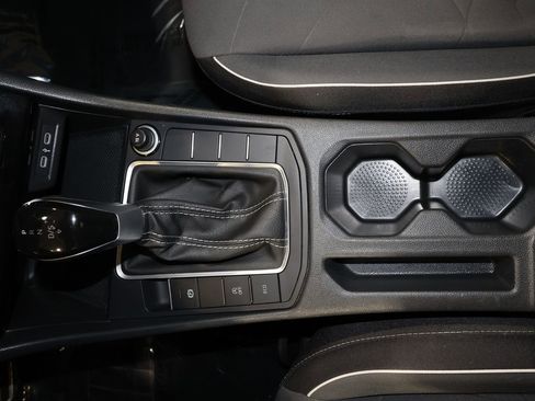 Used 2025 Volkswagen Jetta Sport image 14