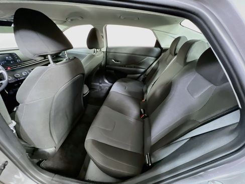 Used 2023 Hyundai Elantra SE FWD image 22