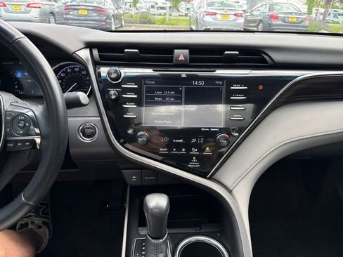 Used 2018 Toyota Camry XLE FWD image 20