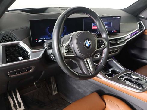 Used 2024 BMW X7 M60i image 32