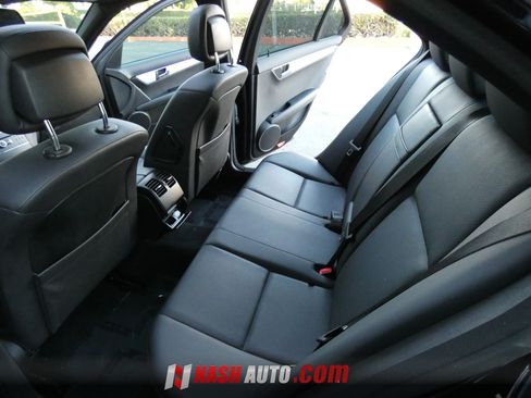 Used 2009 Mercedes-Benz C 300 Sedan image 38