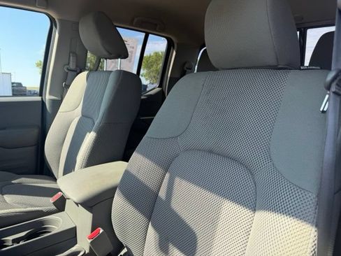 Used 2020 Nissan Frontier SV AWD/4WD image 18
