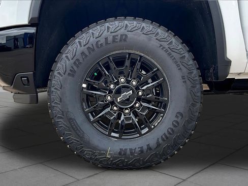 New 2026 Chevrolet Silverado 2500 ZR2 image 12