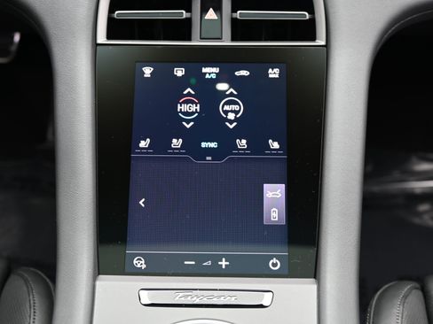 Certified 2025 Porsche Taycan image 39