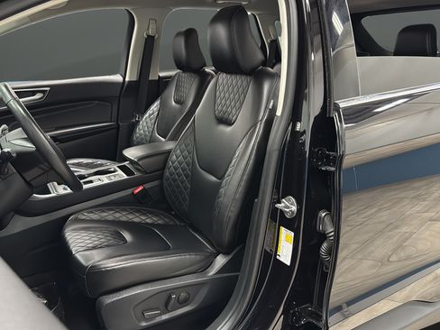 Used 2024 Ford Edge Titanium AWD/4WD image 9