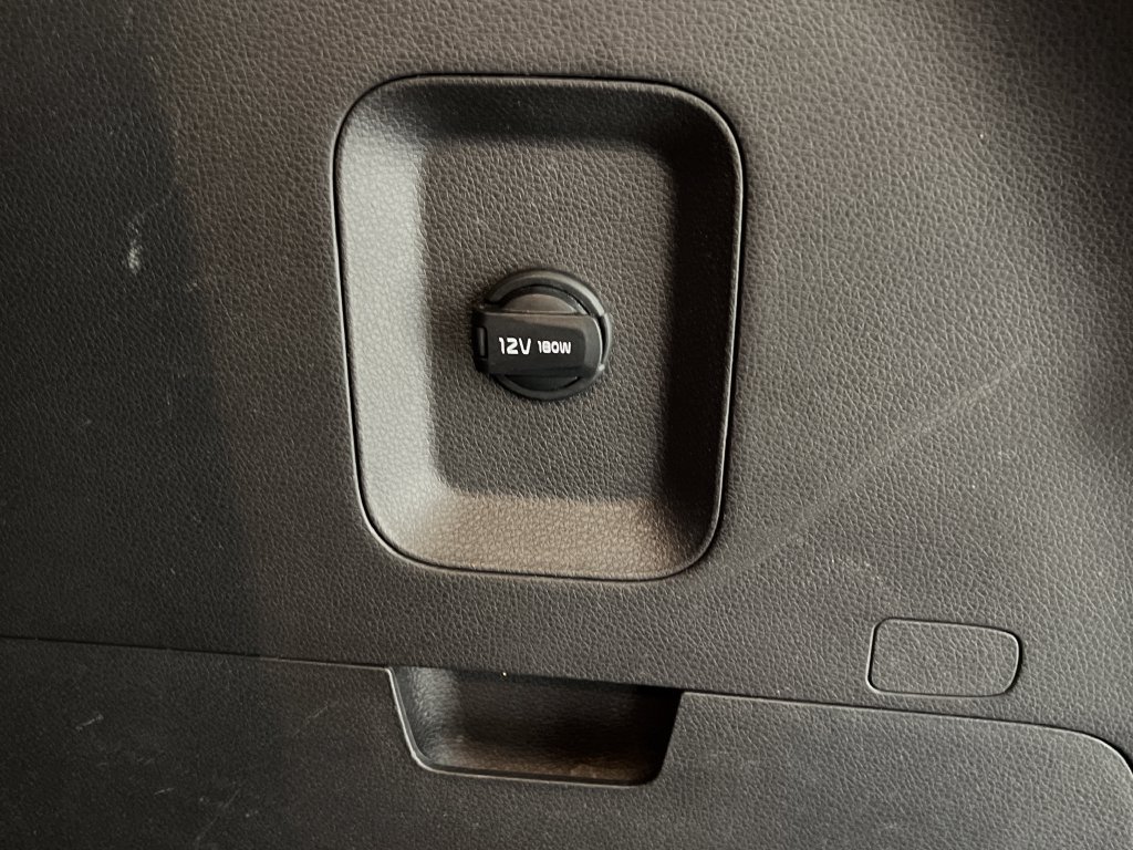 Used 2025 Kia Carnival FWD image 30