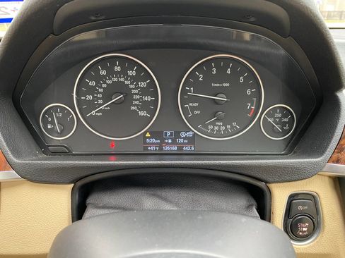 Used 2014 BMW 320i Sedan RWD image 16