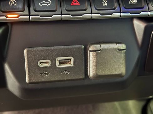 Used 2020 Chevrolet Silverado 1500 LT w/ All-Star Edition image 33