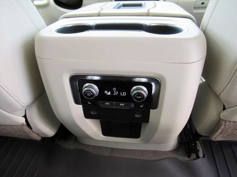 Used 2021 GMC Yukon Denali w/ Denali Premium Package AWD/4WD image 34
