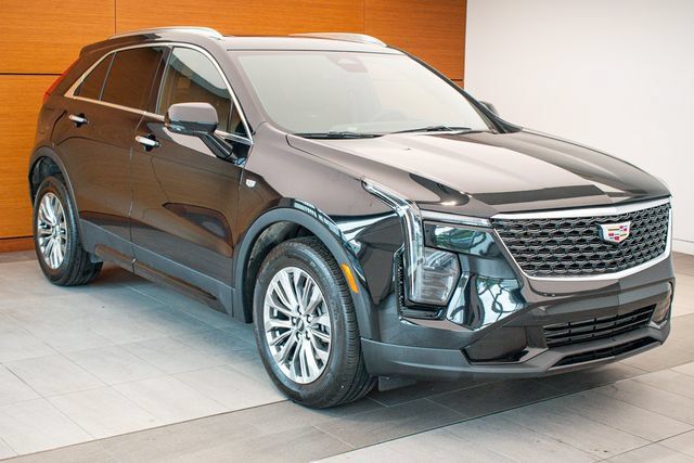 Used 2024 Cadillac XT4 Premium Luxury AWD/4WD image 5