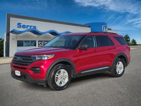 Used 2022 Ford Explorer XLT AWD/4WD image 1