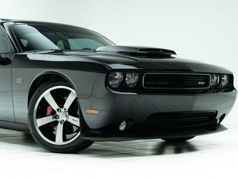 Used 2012 Dodge Challenger SRT8 w/ Premium Sound Group image 4