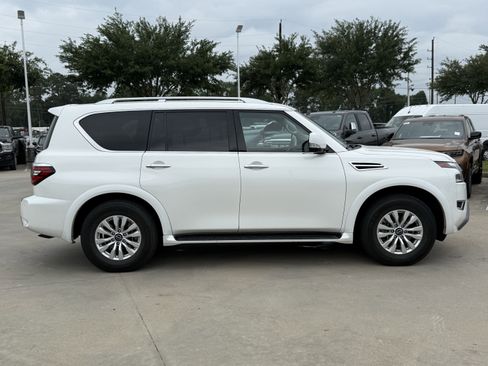 Used 2024 Nissan Armada SV RWD image 3