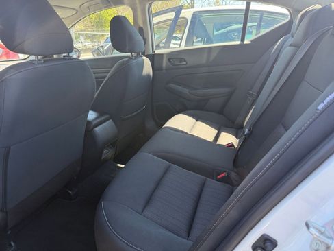 Used 2025 Nissan Altima 2.5 SV image 24