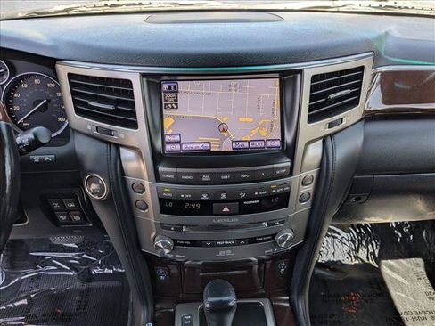 Used 2015 Lexus LX 570 4WD w/ Luxury Package image 13