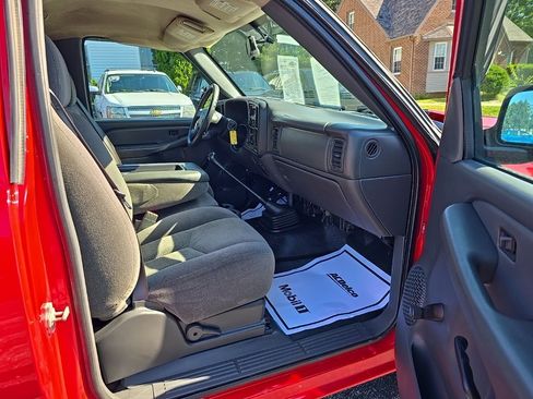 Used 2006 Chevrolet Silverado 1500 W/T image 12