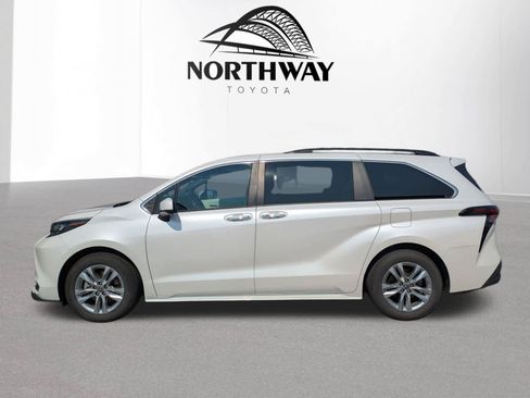 Used 2024 Toyota Sienna XLE w/ XLE Plus Package AWD/4WD image 6