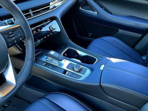 Certified 2026 INFINITI QX60 Sport image 19