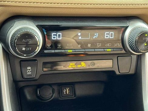 Used 2025 Toyota RAV4 XLE image 23