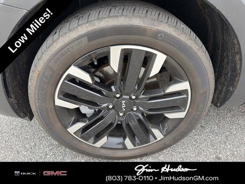 Used 2024 Kia Telluride SX Prestige w/ Towing Package image 8