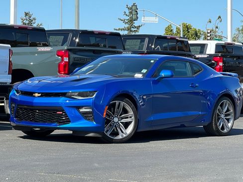 Used 2018 Chevrolet Camaro SS RWD image 9
