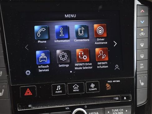 Used 2023 INFINITI QX50 Luxe w/ Accent Package FWD image 18