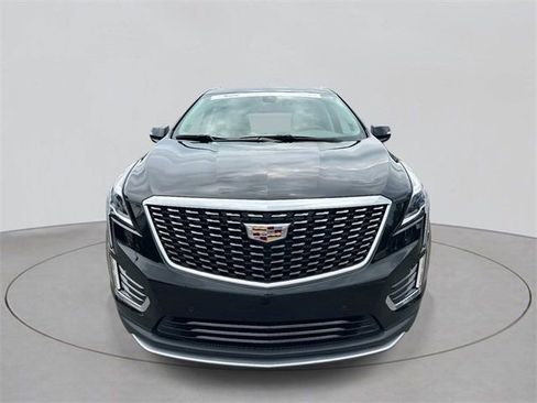 Certified 2022 Cadillac XT5 Premium Luxury image 3