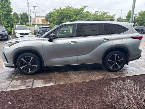 Used 2021 Toyota Highlander XSE AWD/4WD image 7
