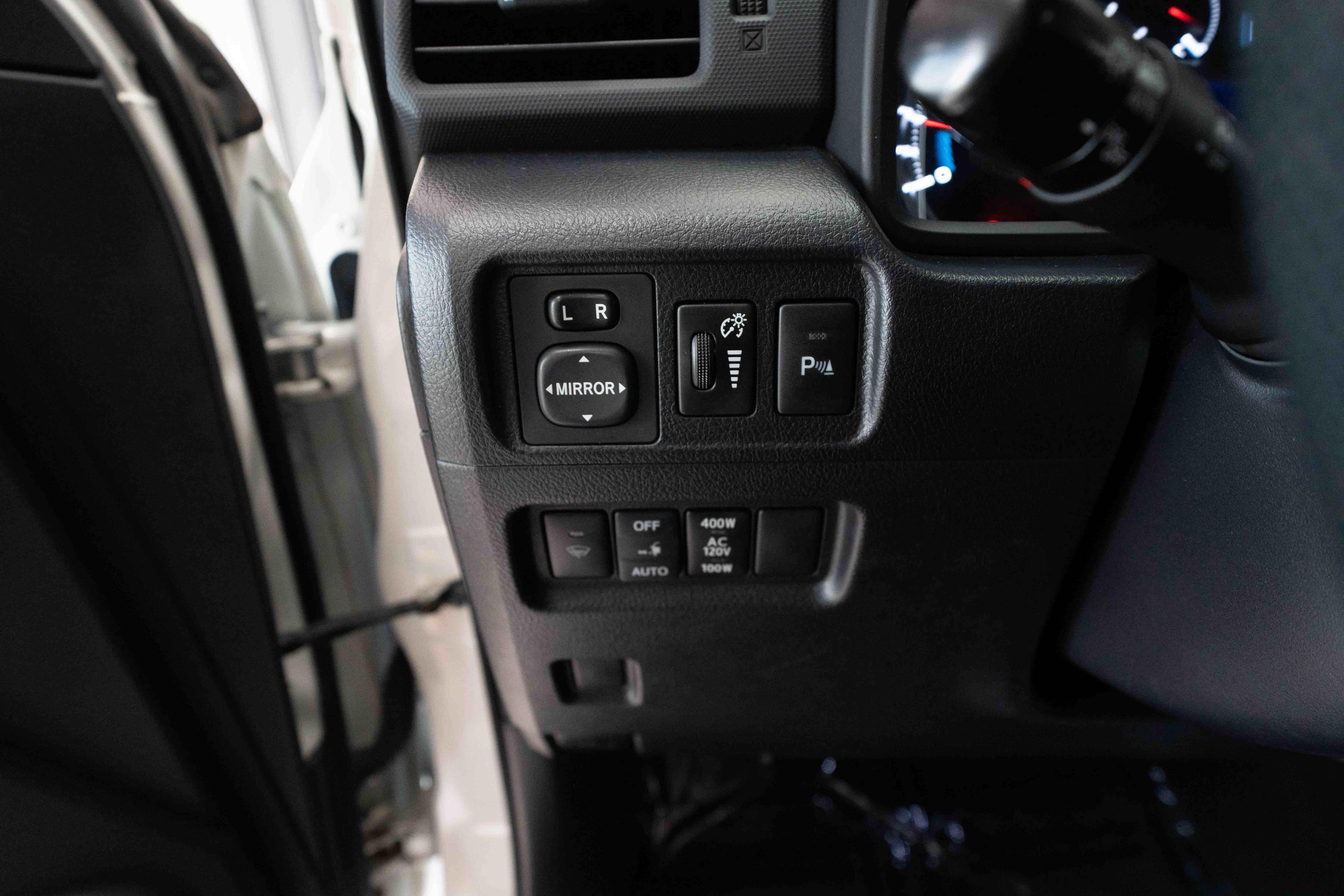 Used 2015 Toyota 4Runner Limited AWD/4WD image 11