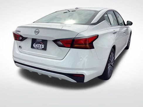 Used 2025 Nissan Altima 2.5 SV image 9