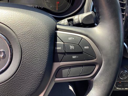 Used 2020 Jeep Cherokee High Altitude image 12