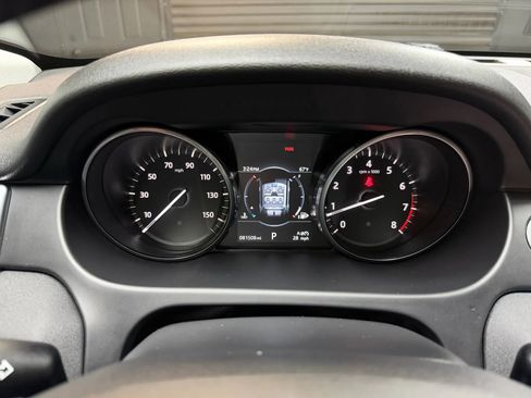 Used 2017 Land Rover Discovery Sport SE image 42