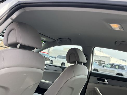 Used 2017 Hyundai Sonata SE image 20