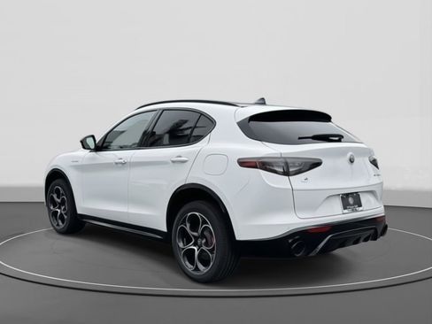 New 2025 Alfa Romeo Stelvio Sprint w/ Veloce Package AWD/4WD image 4