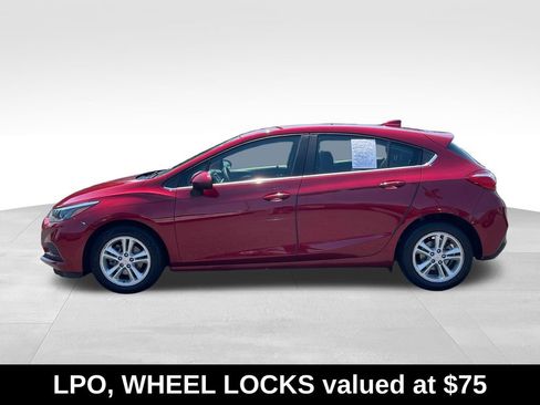 Used 2018 Chevrolet Cruze LT w/ Convenience Package FWD image 5