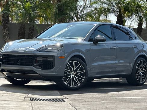 New 2026 Porsche Cayenne Turbo image 1