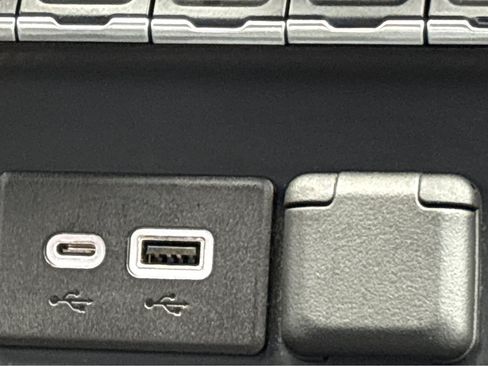 Used 2021 Chevrolet Silverado 2500 High Country w/ Technology Package image 32