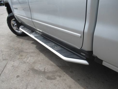 Used 2017 GMC Sierra 2500 SLE w/ Suspension Package, Off-Road AWD/4WD image 14