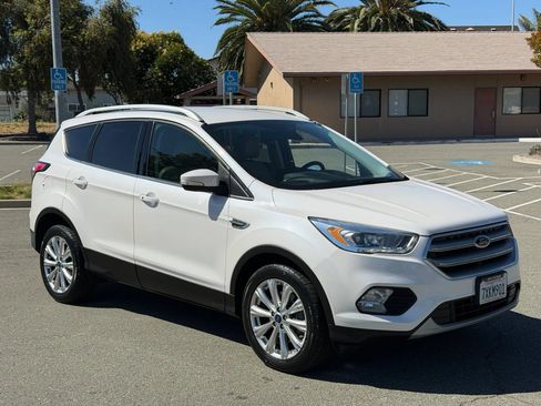Used 2017 Ford Escape Titanium FWD image 12