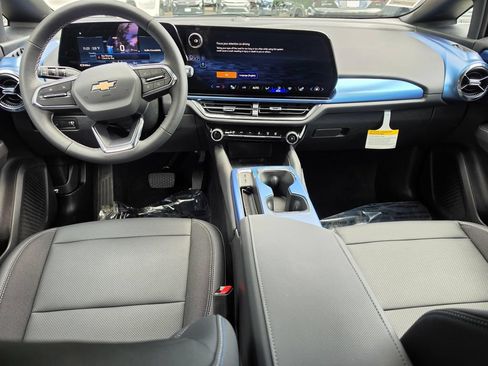 New 2026 Chevrolet Equinox EV LT AWD/4WD image 18